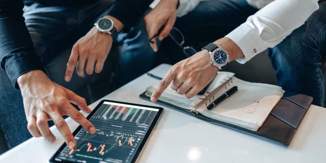 pexels-alphatradezone-5833772